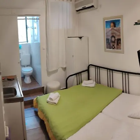 Garden Living Room, Cozy Split