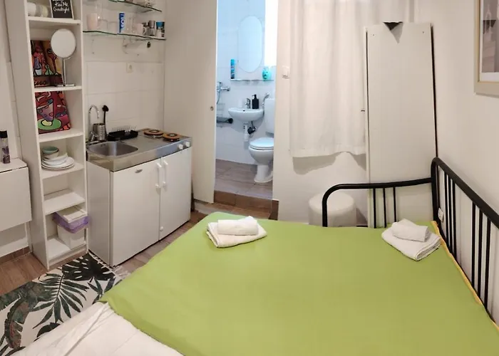 Garden Living Room, Cozy Appartement