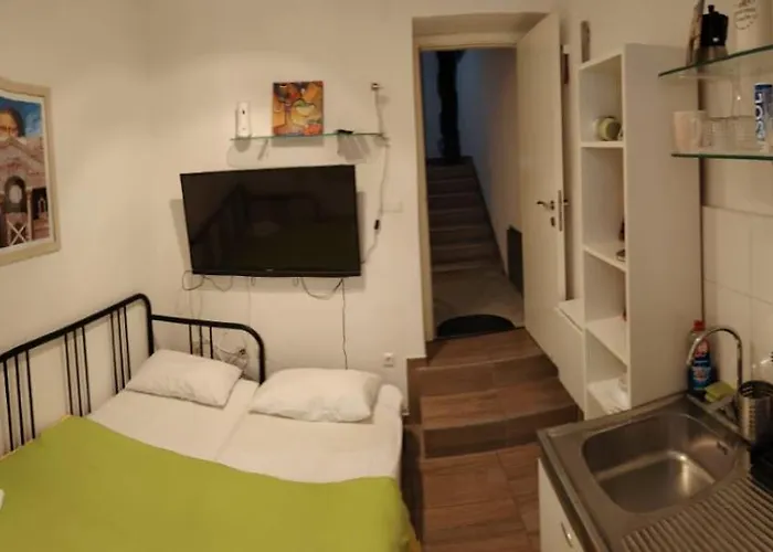 Garden Living Room, Cozy Appartement *