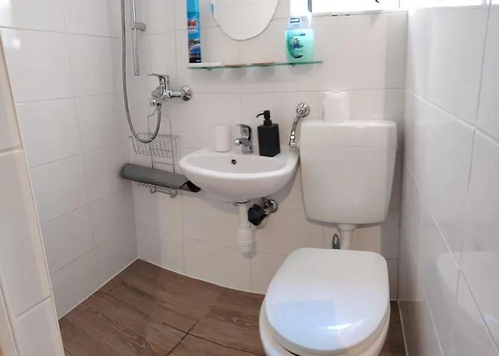 Garden Living Room, Cozy Split